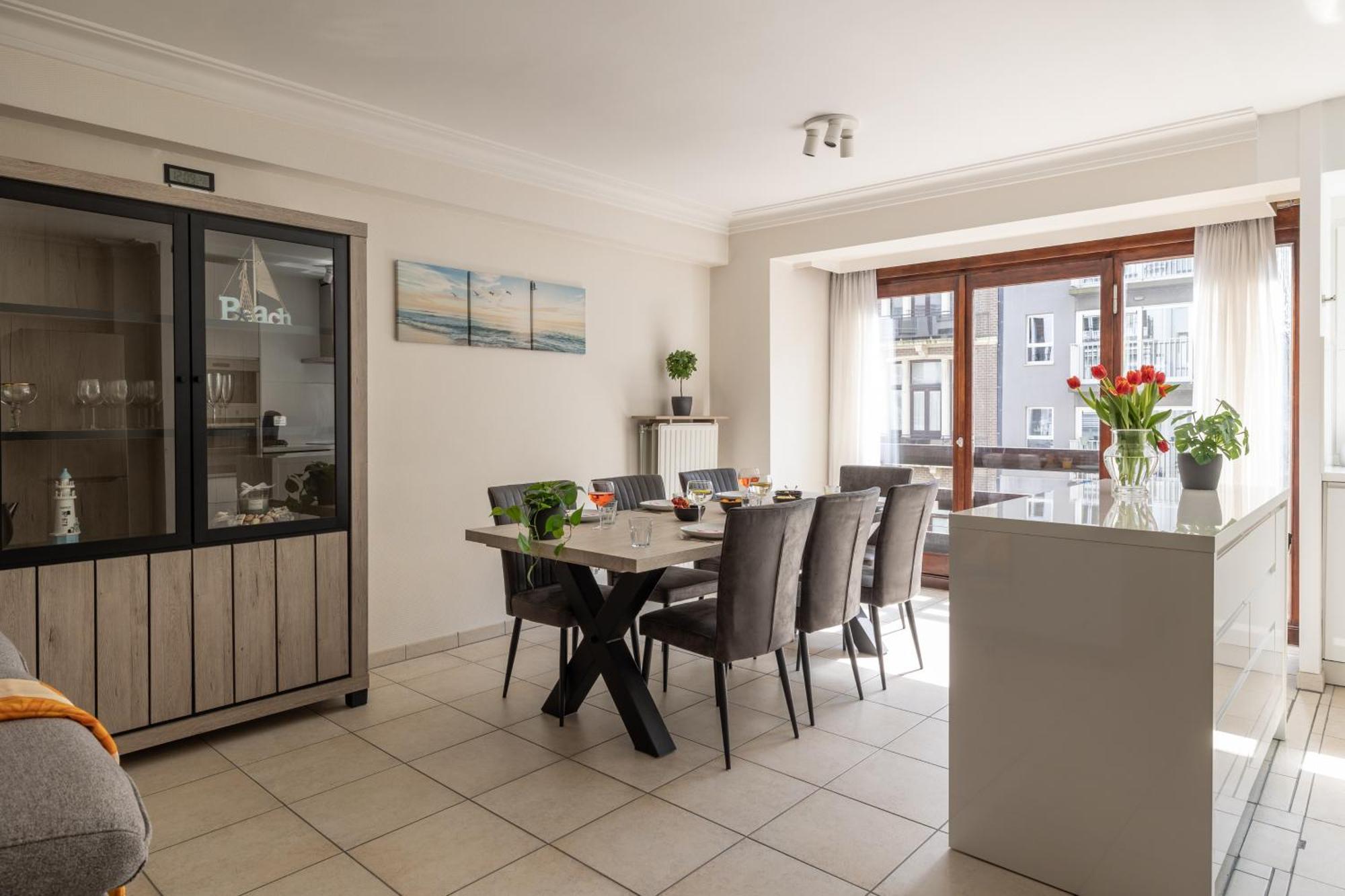Weloveoostende: Renovated Beachside * Ostend